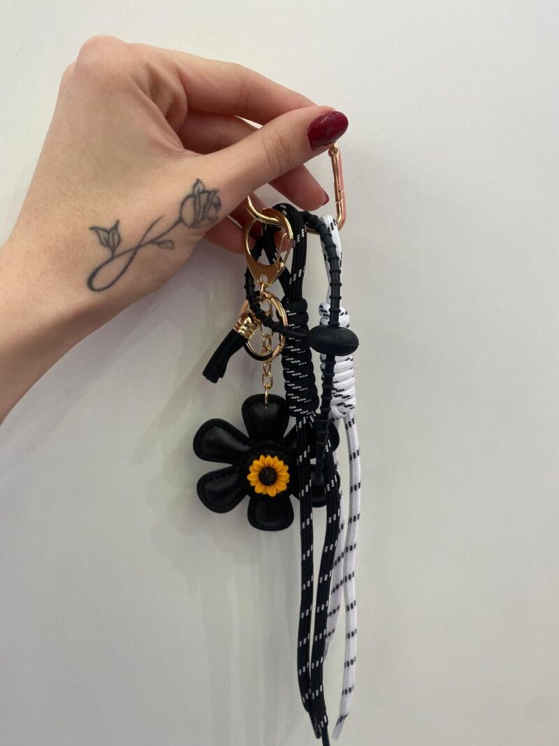charm flower- nero