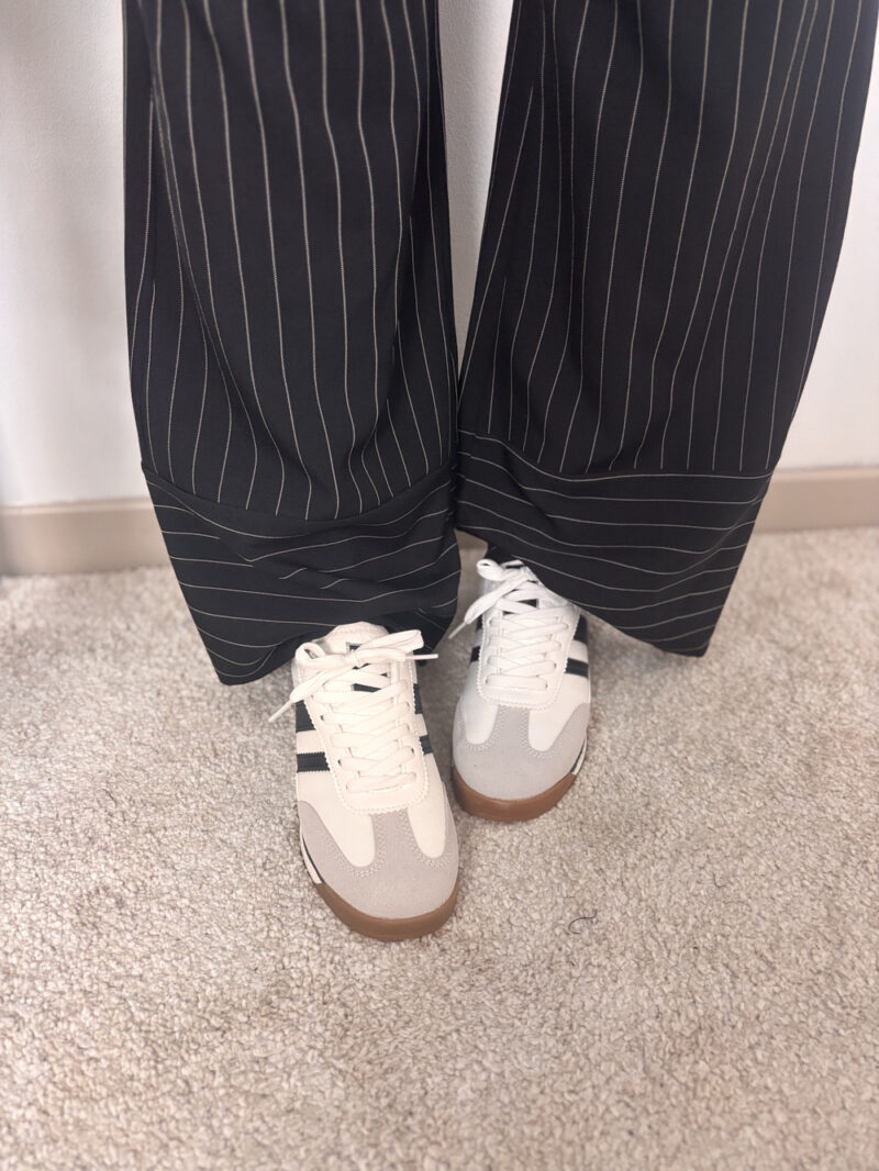 sneakers white